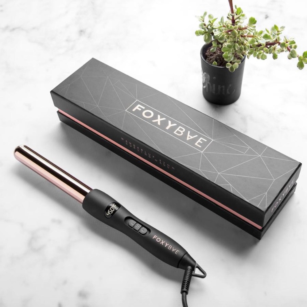 NIB FOXY BAE 25MM CURLING WAND